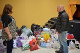 SASTRE VISITÓ EL ACOPIO DE DONACIONES EN EL BINGO PARA MADRYN Y TELSEN