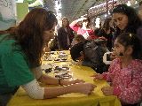 EL EQUIPO DE EDUACIÓN AMBIENTAL DE LA MUNICIPALIDAD PARTICIPÓ EN LA FERIA PROVINCIAL DEL LIBRO EN GAIMAN