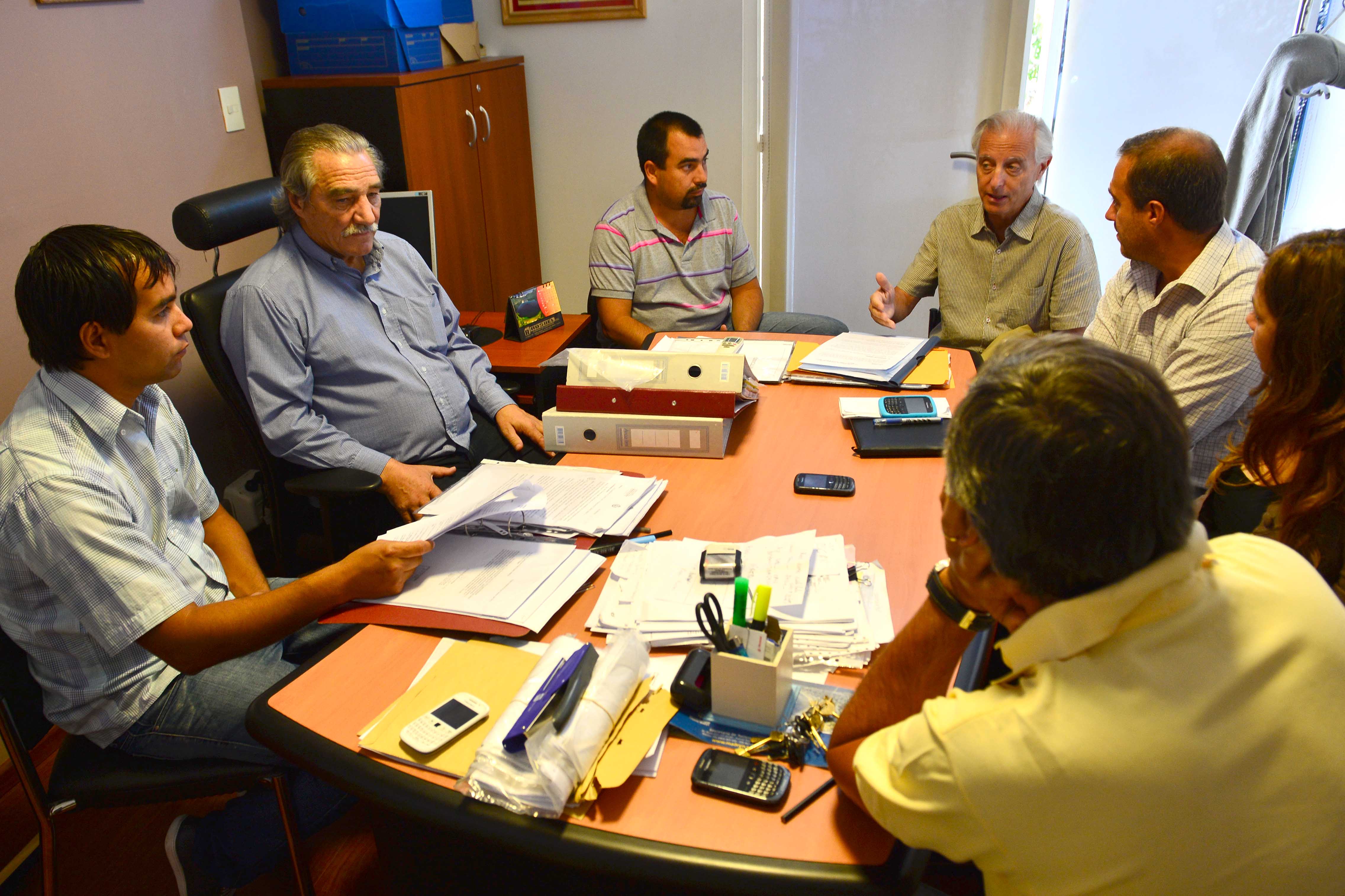MOREYRA CON REPRESENTANTES DE PAMI Y SALUD DE LA PROVINCIA