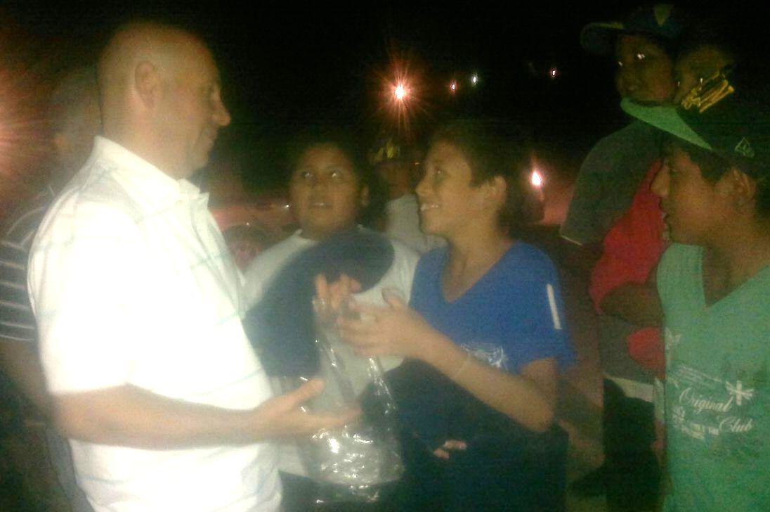 SASTRE ENTREGÓ INDUMENTARIA DEPORTIVA A LOS CHICOS DEL CLUB DEPORTIVO “PROGRESO”