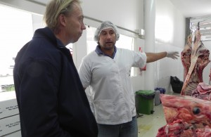 CAPACITAN A COMERCIANTES Y PROPIETARIOS DEL RUBRO DE LA CARNE