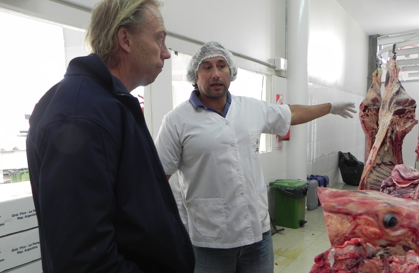 CAPACITAN A COMERCIANTES Y PROPIETARIOS DEL RUBRO DE LA CARNE