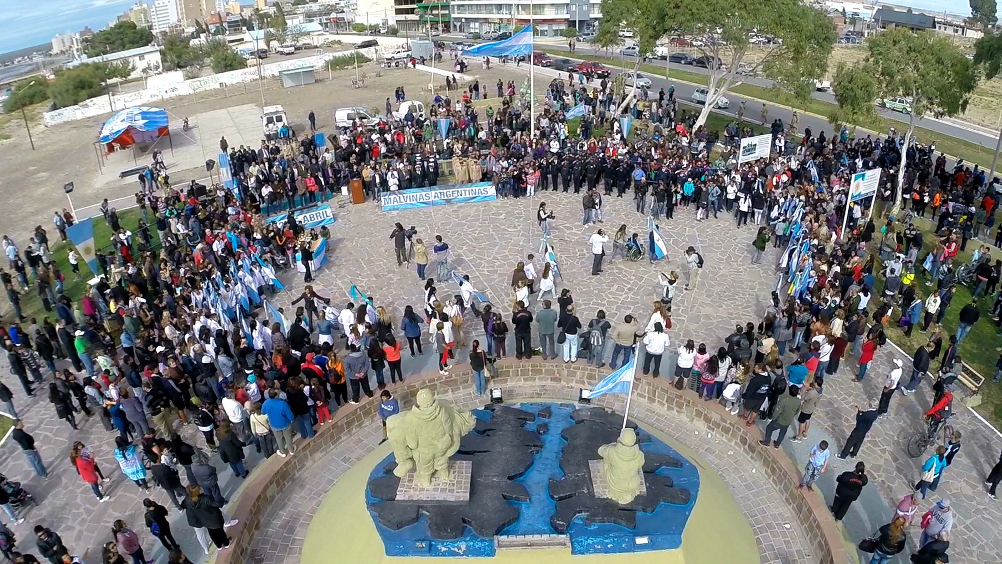 PUERTO MADRYN HOMENAJEÓ A LOS VETERANOS Y CAÍDOS EN MALVINAS