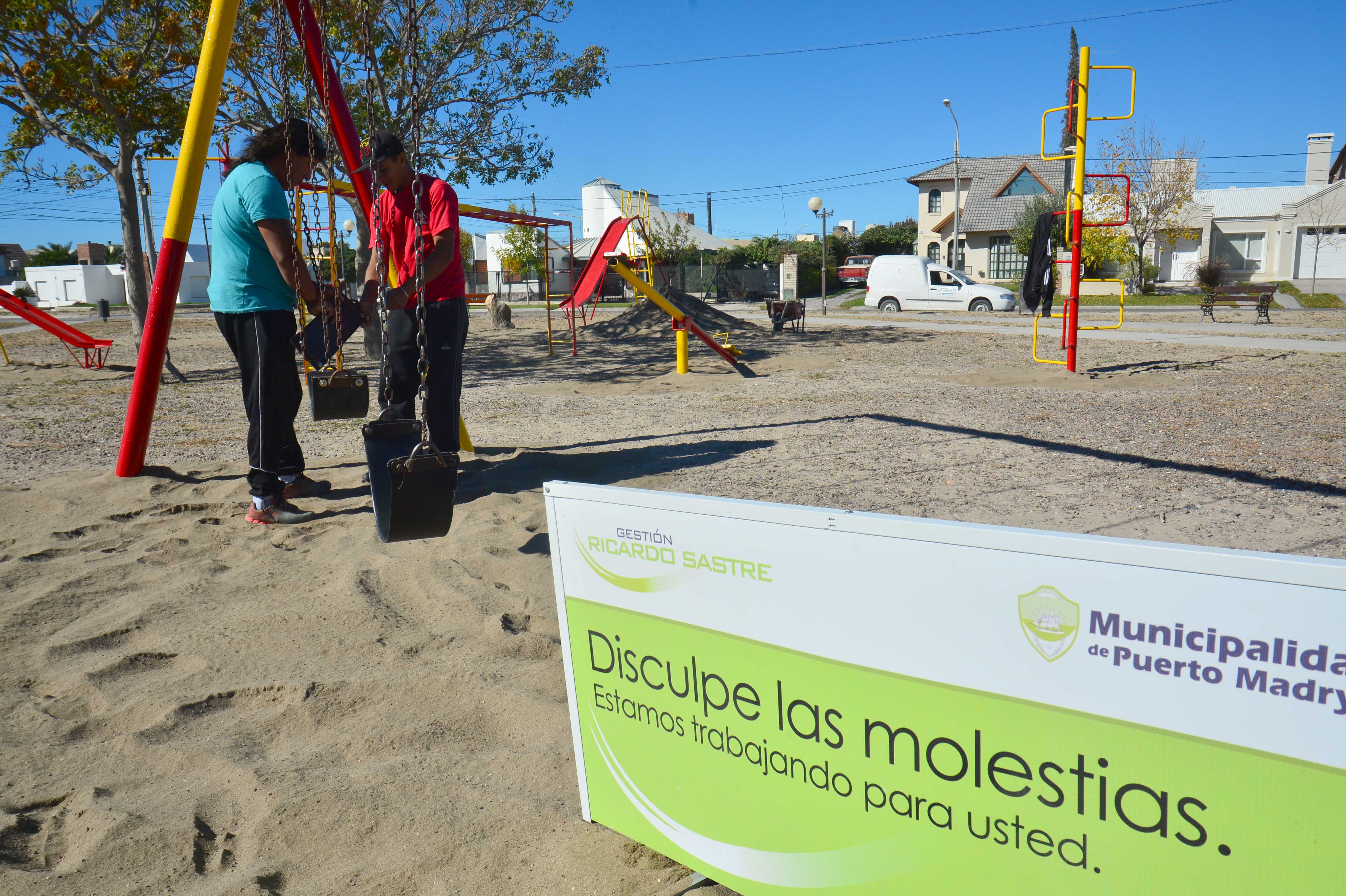 INTENSAS TAREAS EN LA PLAZA ESPAÑA DE LA CIUDAD