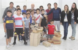 EL INTENDENTE SASTRE CON LOS CHICOS DE DEPORTIVO “DON BOSCO”