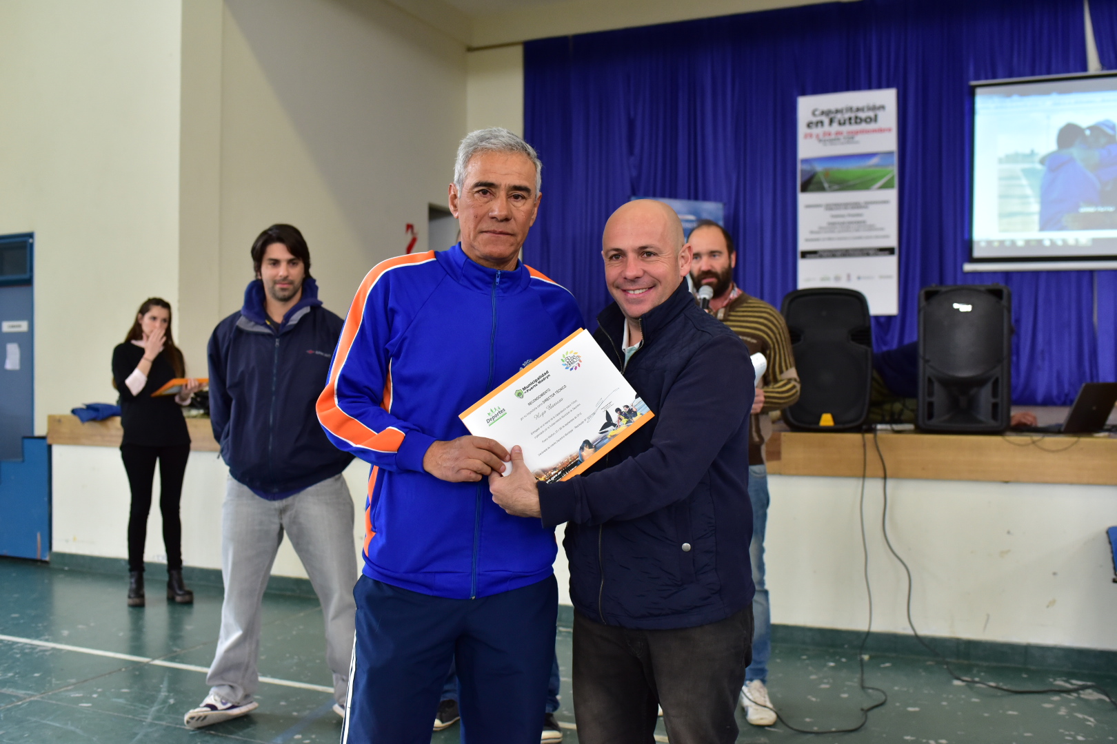 FÚTBOL: CAPACITACIÓN Y RECONOCIMIENTOS