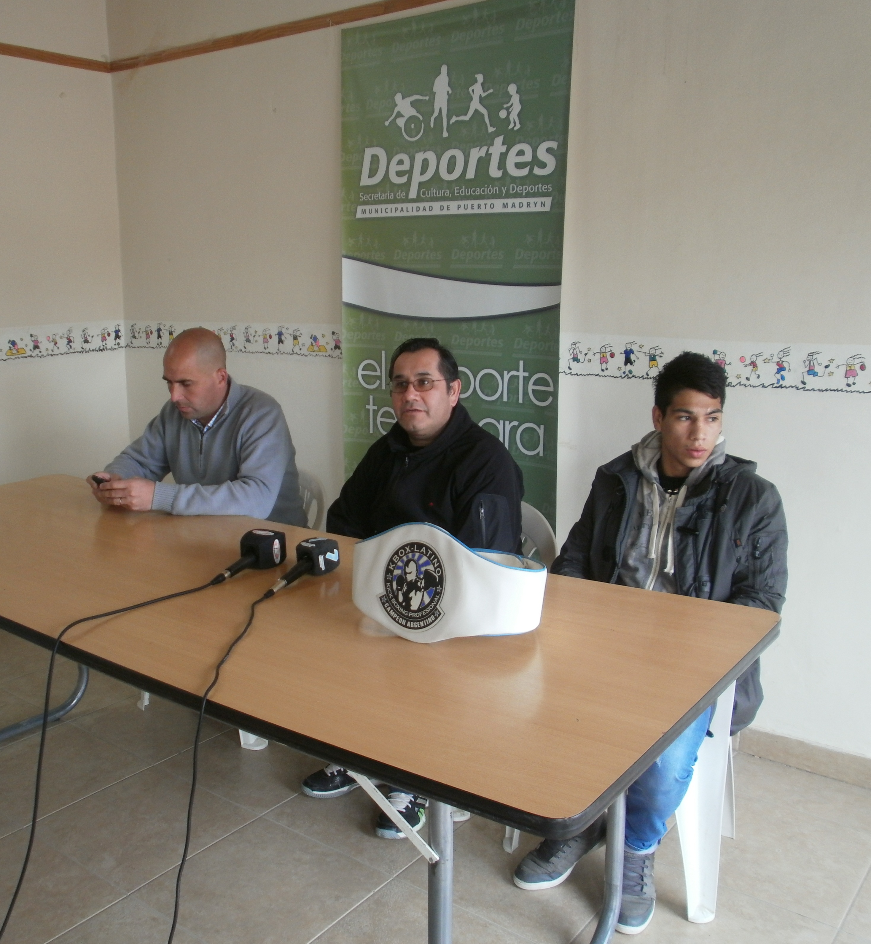 TÍTULO NACIONAL DE LA FEDERACIÓN MUNDIAL DE KICK BOXING