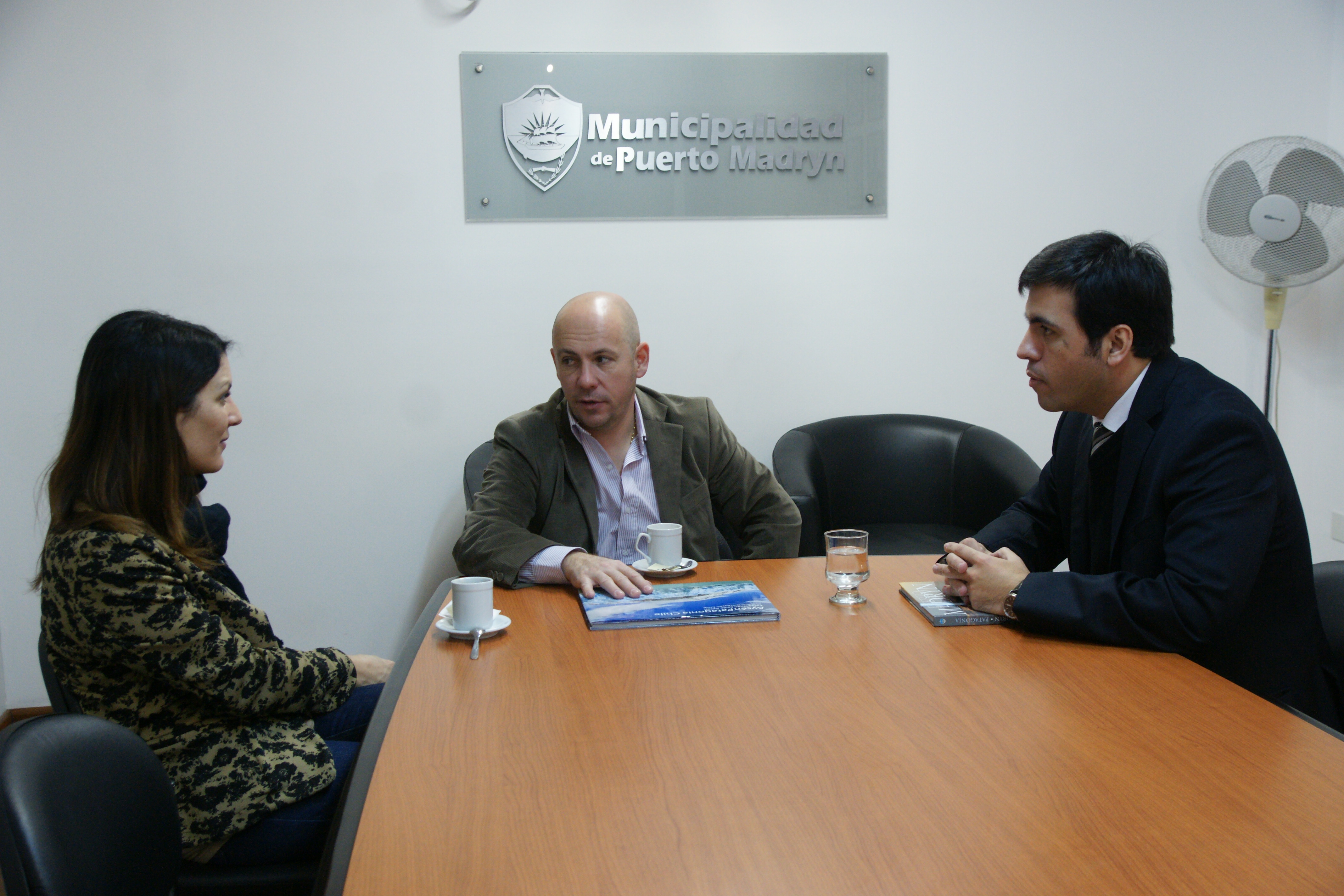SASTRE CON EL CÓNSUL DE CHILE