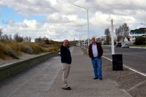 EL INTENDENTE EN EL INICIO DE LAS OBRAS DE LUMINARIAS EN LA COSTA