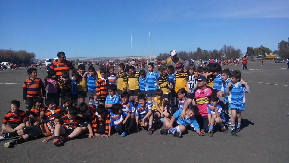 LOS CHICOS DE PERÓN RUGBY VIVIERON UNA GRAN JORNADA EN GAIMAN
