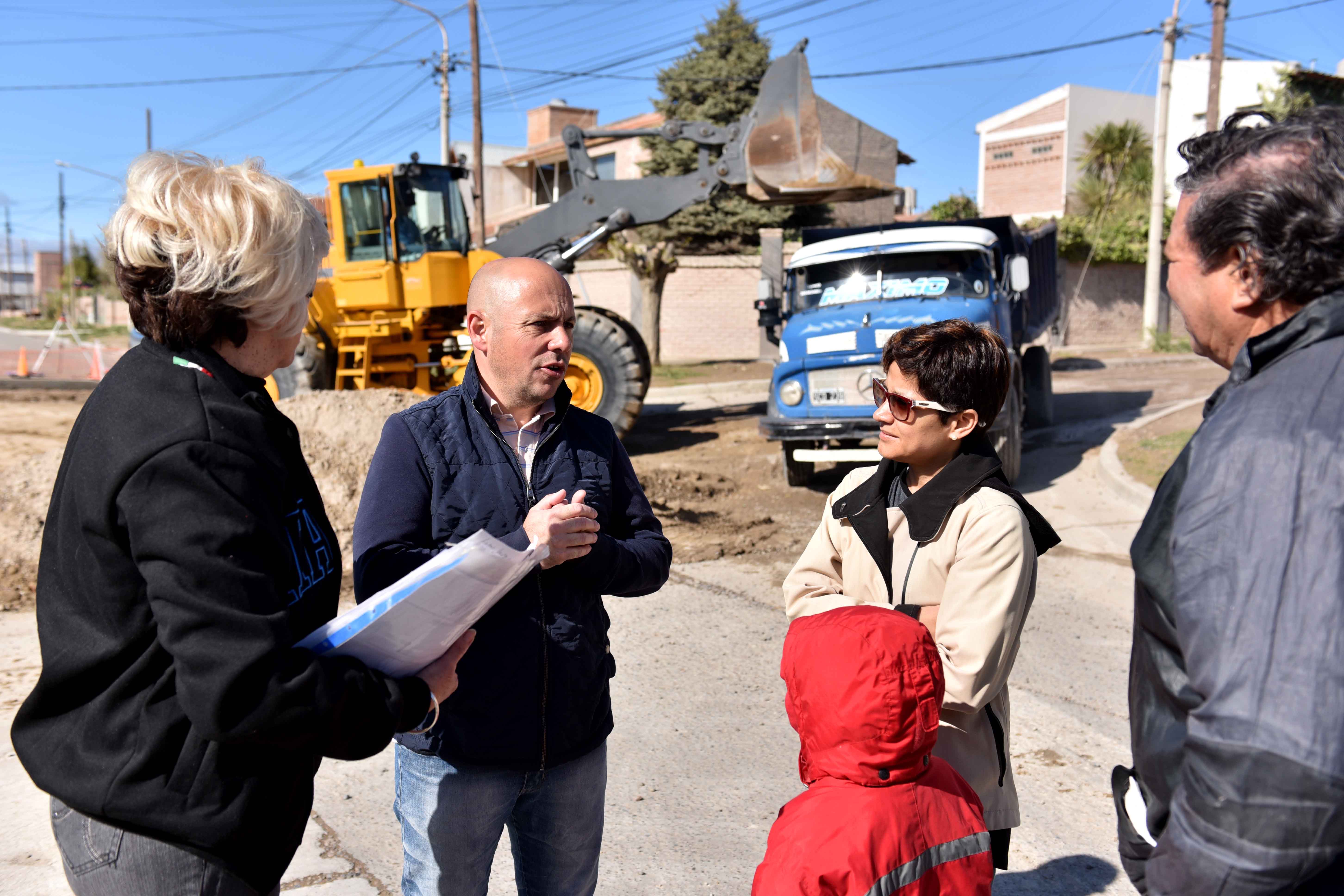 200 CUADRAS: SASTRE SUPERVISÓ LAS OBRAS EN ALVEAR Y VILLARINO