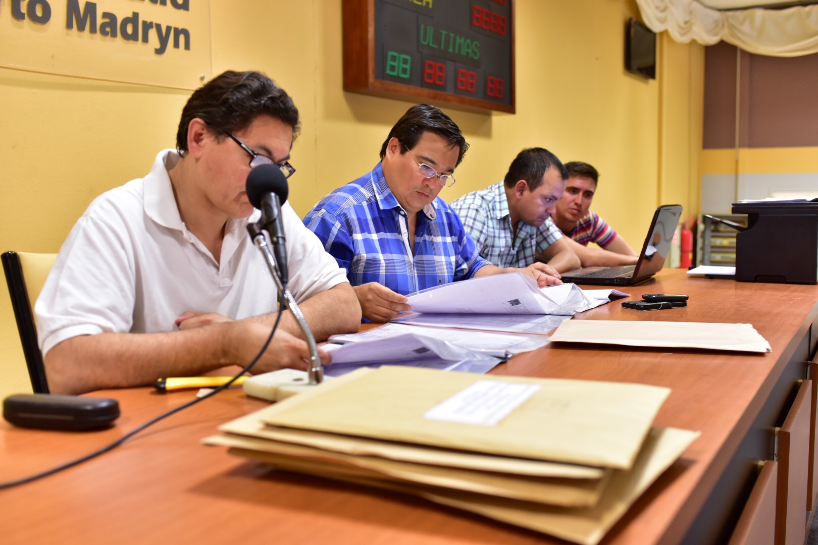 ACTO DE APERTURA DE SOBRES PARA LICENCIA DE TAXI ACCESIBLE