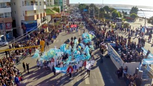 UN CENTENAR DE INSTITUCIONES PROTAGONIZARON EL DESFILE POR EL DÍA DE LA PATRIA