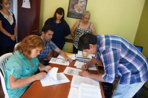EMPLEO: FIRMA DE REFINANCIAMIENTO PARA PROYECTO DE GESTIÓN EMPRESARIAL