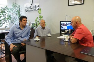 EL INTENDENTE SASTRE CON EL NUEVO DIRECTOR INDUSTRIAL DE ALUAR