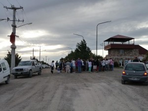 AUTORIDADES MUNICIPALES Y POLICIALES CON VECINOS DEL ÁREA PROTEGIDA EL DORADILLO