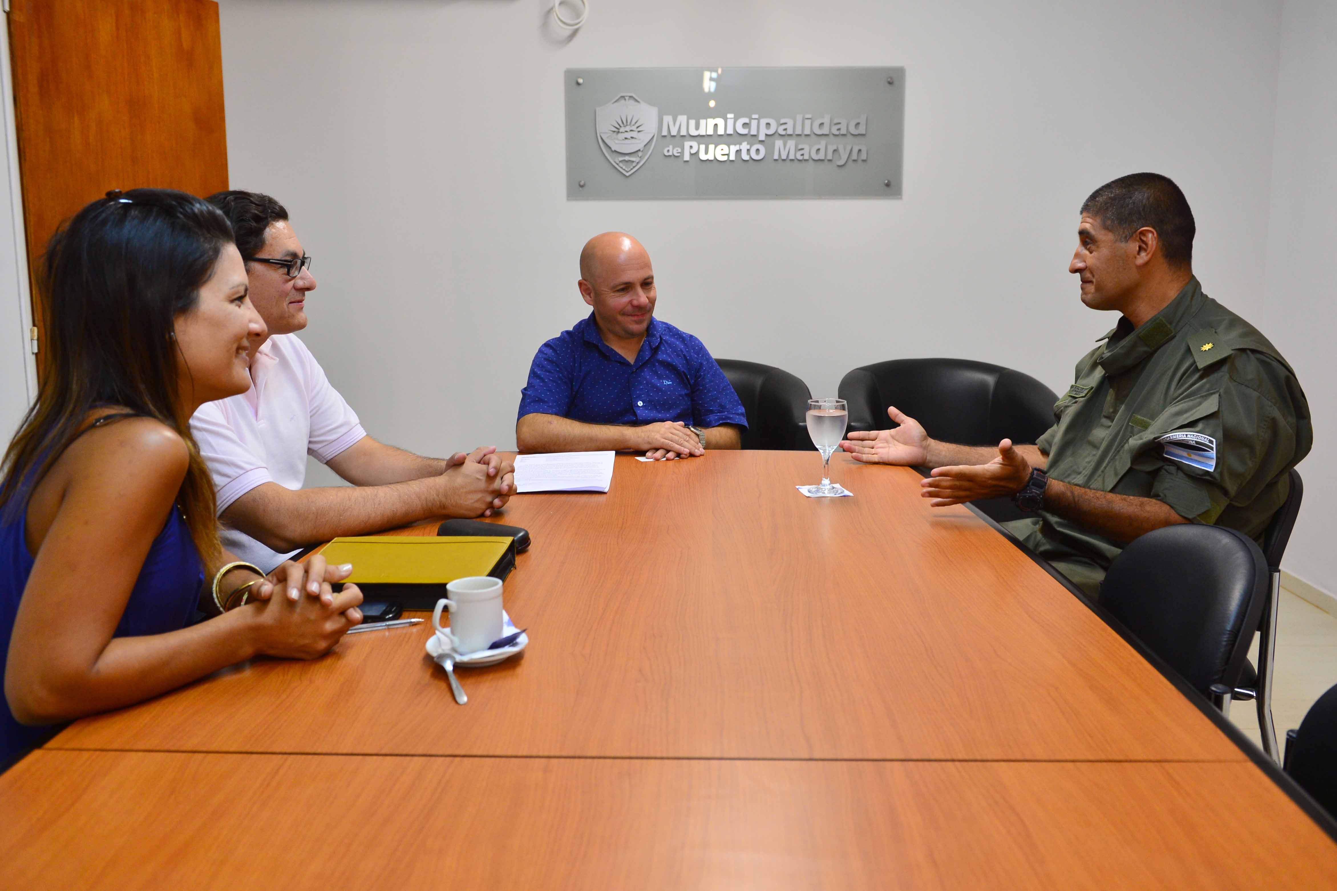 EL INTENDENTE SASTRE RECIBIÓ A AUTORIDADES DE GENDARMERÍA