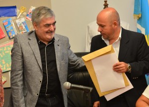 SASTRE PRESENTE EN RAWSON EN ACTO DE POLÍTICAS SOCIALES