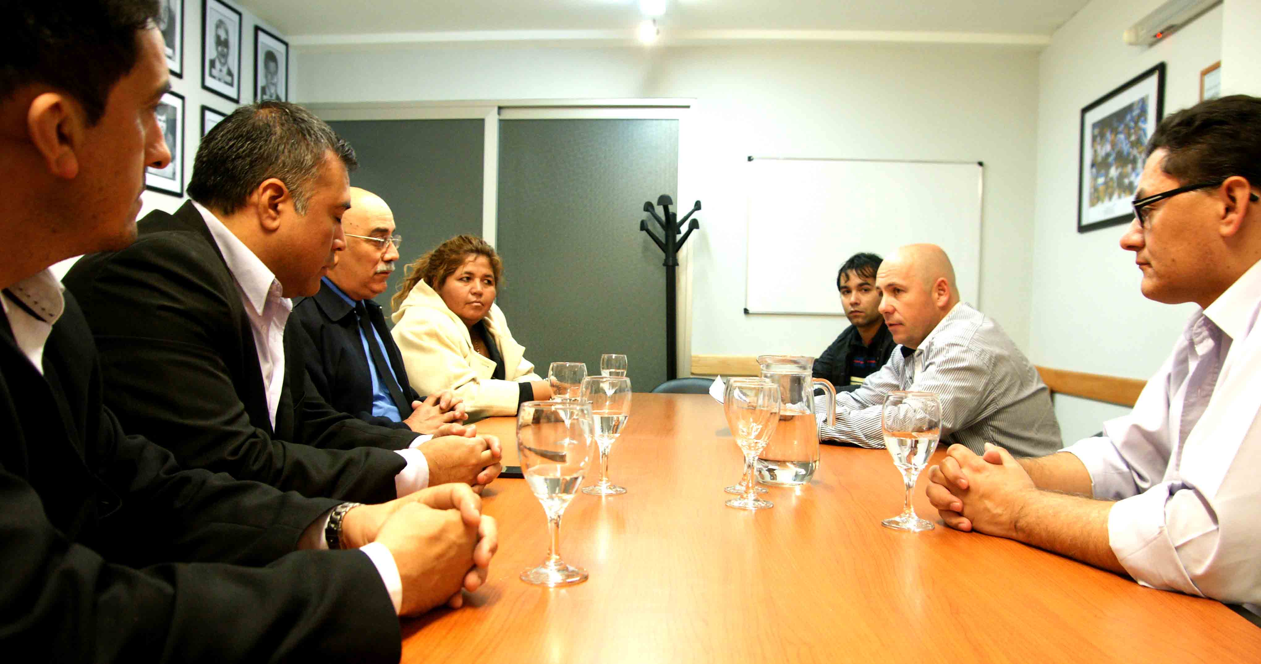 SASTRE RECIBIÓ AL JEFE DE POLÍCIA Y LA MINISTRO DE FAMILIA