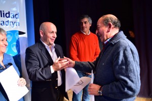 SASTRE ENCABEZÓ ENTREGA DE LOTES A AFILIADOS DE ATE