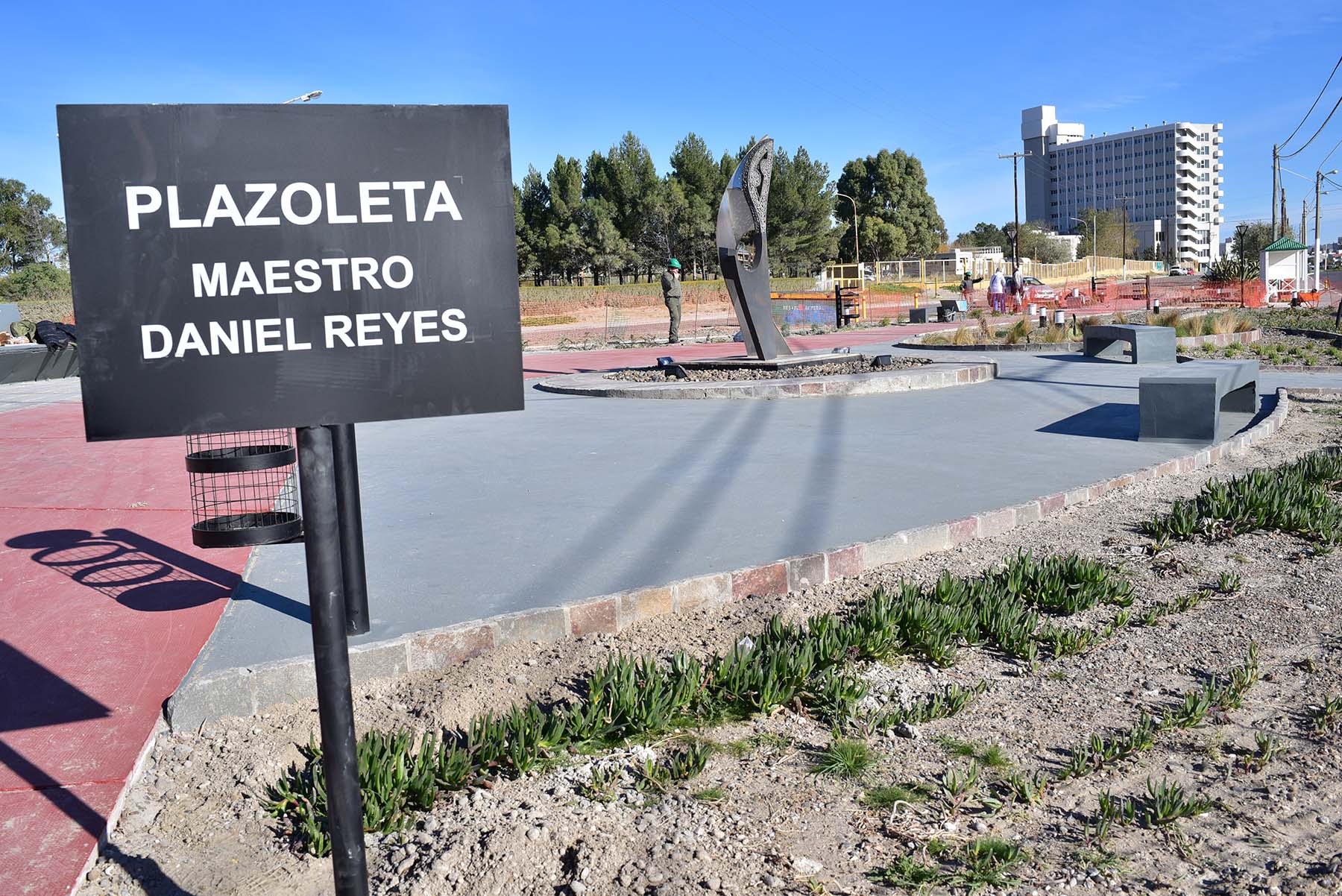 ESTE VIERNES SASTRE REINAUGURA LA PLAZOLETA “DANIEL REYES”