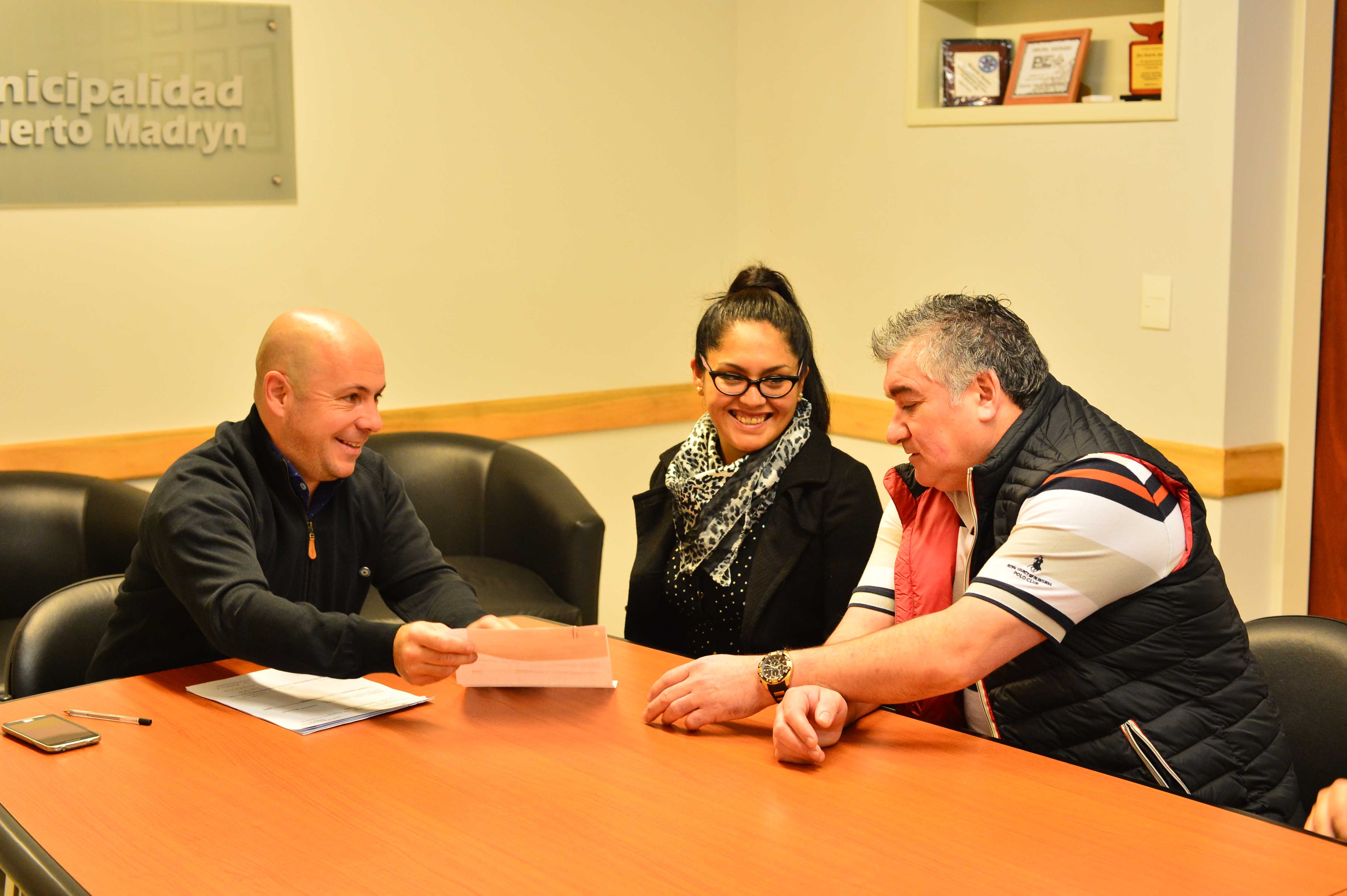SASTRE ENTREGÓ EL POZO ACUMULADO DEL BINGO MUNICIPAL