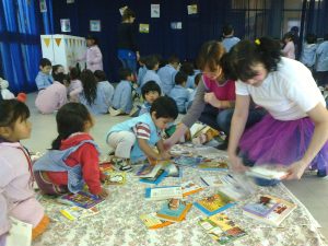 UNA FIESTA PARA RECIBIR AL CHANGUITO DE LECTURA EN EL CDI N° 3