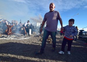 SOLIDARIOS Y DE FIESTA: ASÍ CULMINÓ HOY LA IX EDICIÓN DE MADRYN AL PLATO
