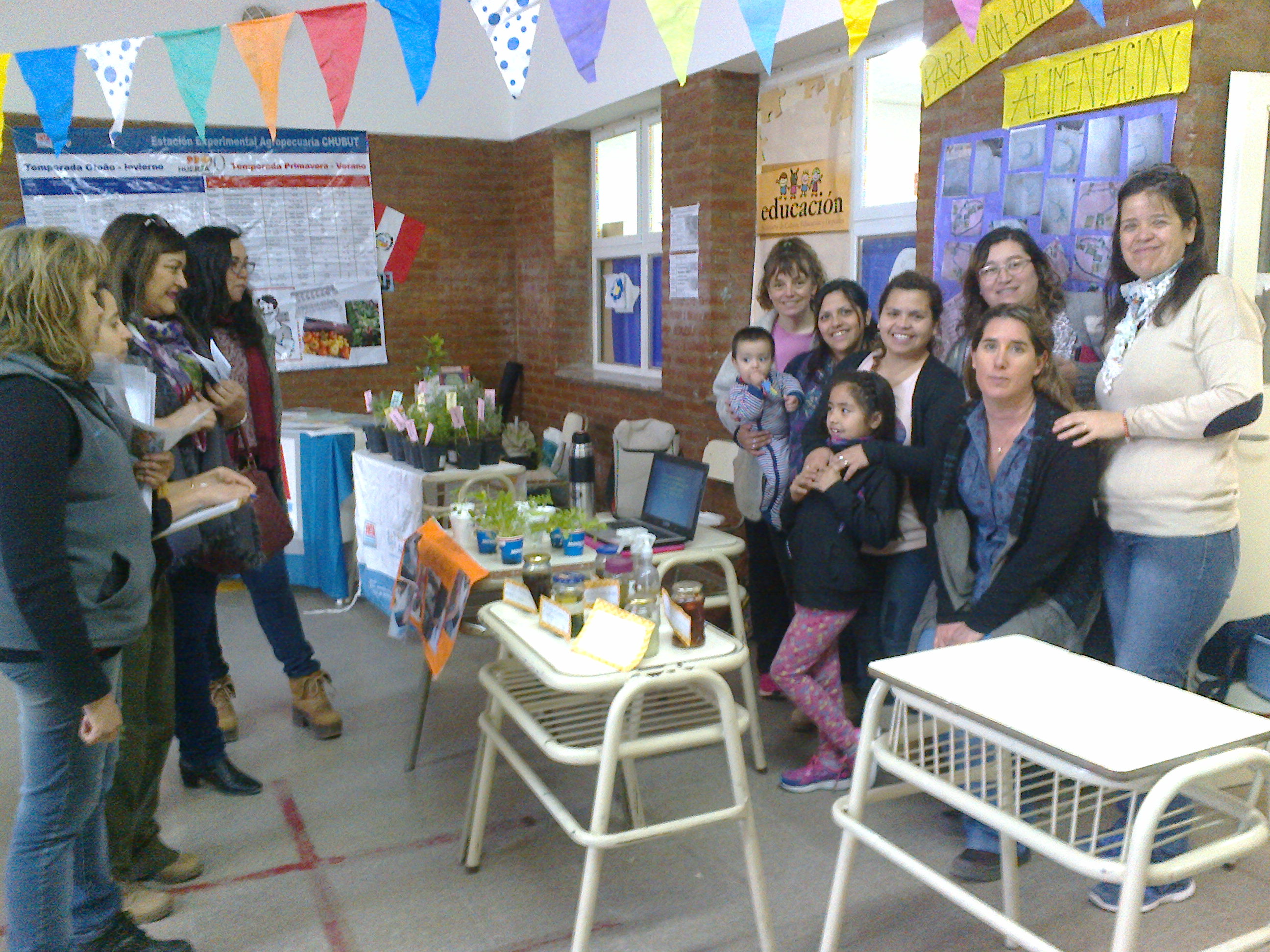 CON EXITOSA MUESTRA, CERRÓ EL CURSO DE HUERTA ESCOLAR PARA DOCENTES