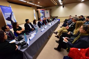 INTEGRANTES DE LA COMISIÓN BALLENERA INTERNACIONAL EN MADRYN