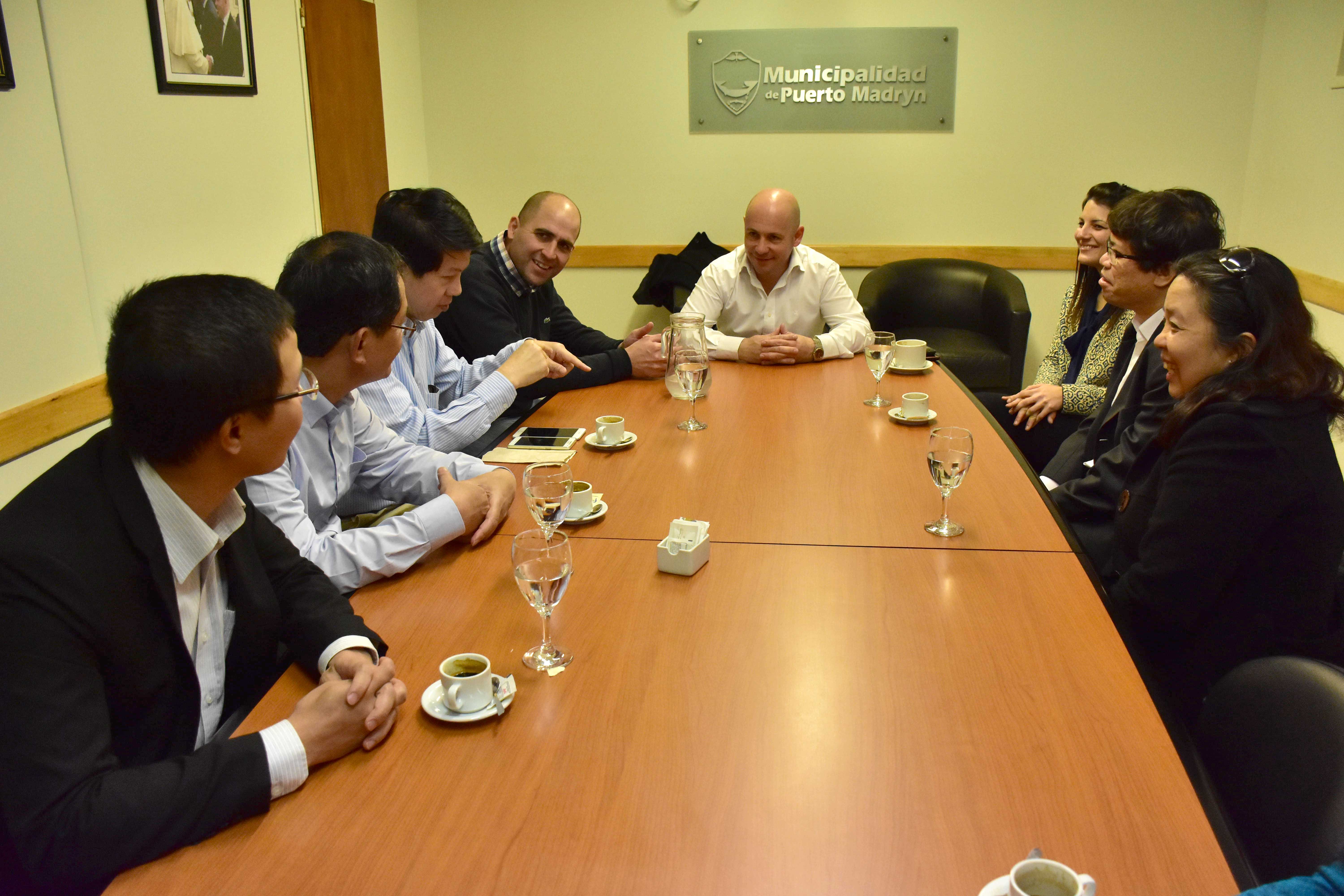 SASTRE RECIBIÓ A LOS EMBAJADORES ASIÁTICOS EN EL MUNICIPIO