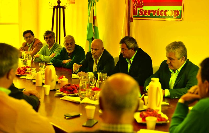 SASTRE CON AUTORIDADES DE SERVICOOP Y LA FEDERACIÓN DE COOPERATIVAS DE CHUBUT