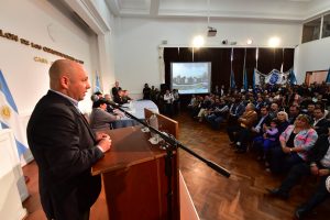 DAS NEVES Y SASTRE EN LA FIRMA DE 54 VIVIENDAS MÁS PARA MADRYN