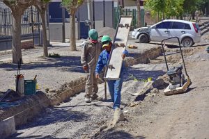 AVANZAN OBRAS DE CORDONES CUNETA Y REPARACIONES VIALES