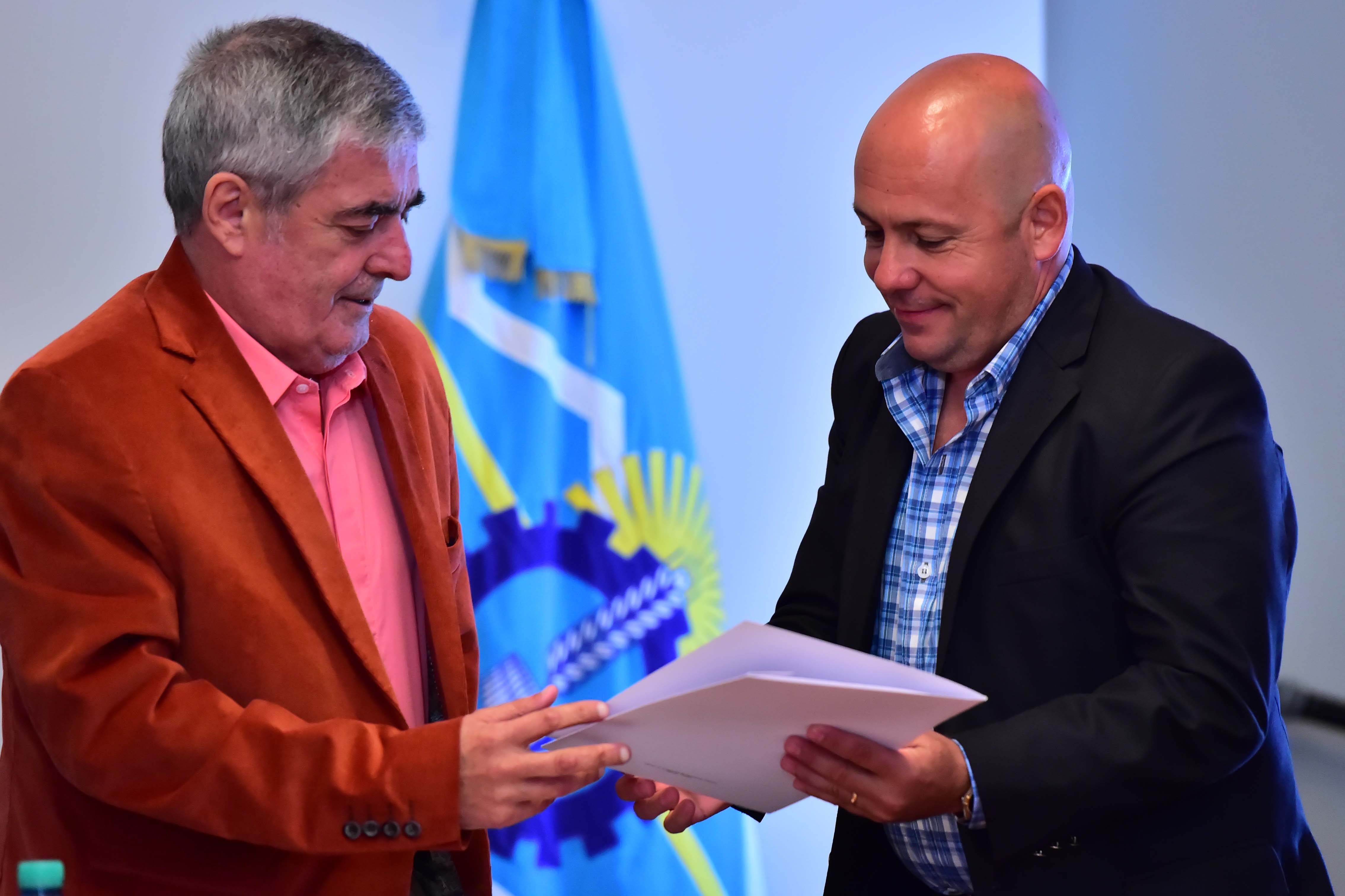 DAS NEVES Y SASTRE EN FIRMA DE ACUERDO POR RESIDUOS PESQUEROS