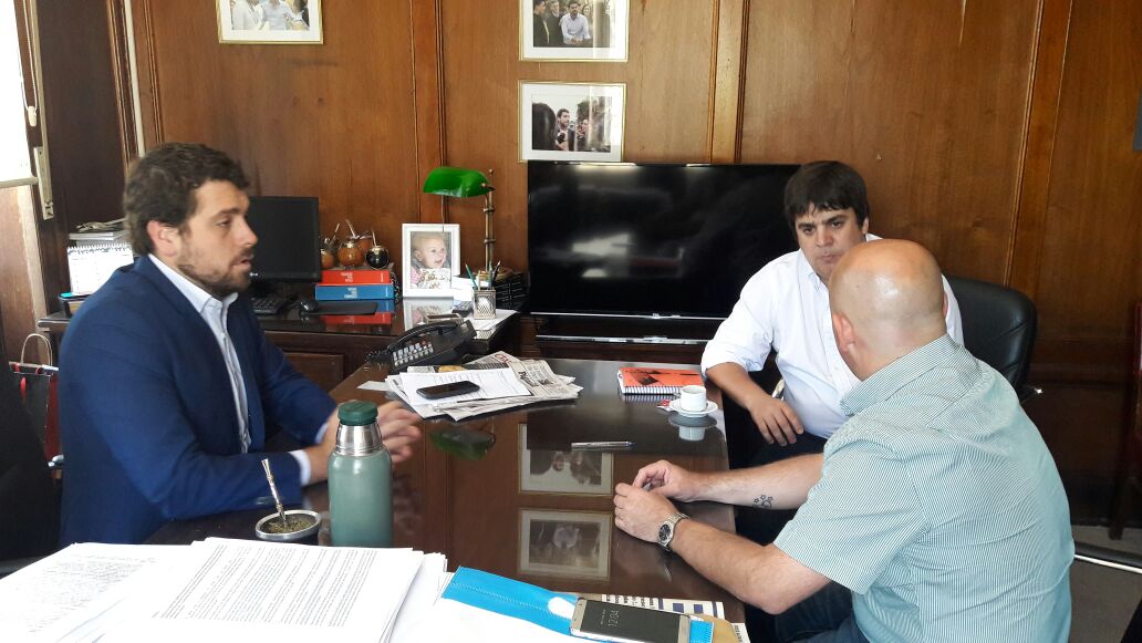 SASTRE CON EL EQUIPO DE LA SECRETARÍA DE ASUNTOS MUNICIPALES DE NACIÓN