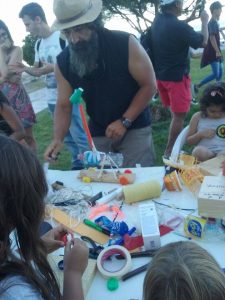 NUEVO TALLER PARA NIÑOS EN EL MARCO DE LA MUESTRA “EVOLUCIÓN – REVOLUCIÓN”