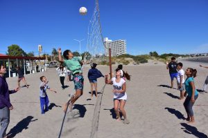 DICTAN CLASES GRATUITAS DE VÓLEY EN EL PARADOR MUNICIPAL
