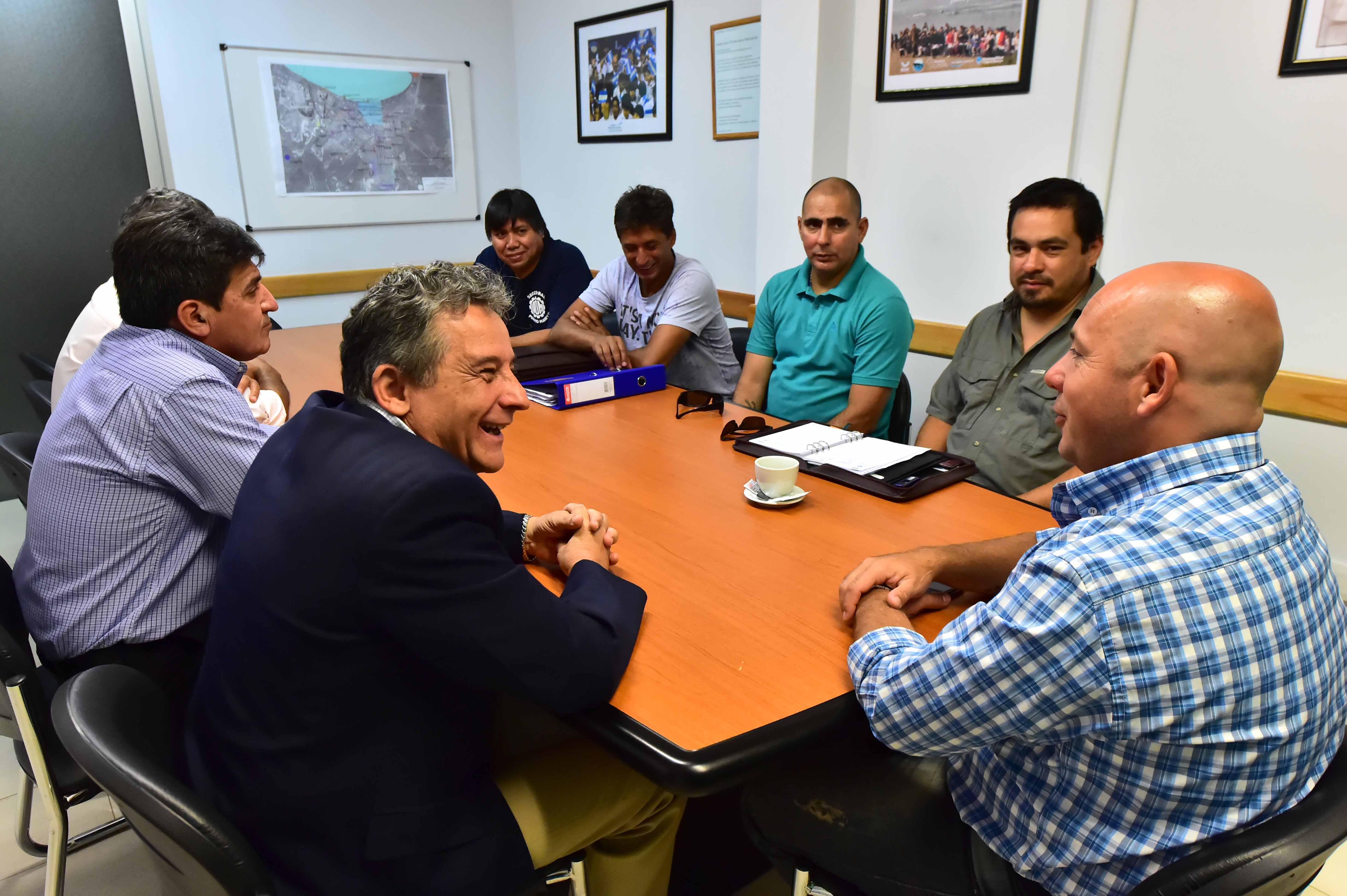EL INTENDENTE SASTRE CON EL IPV Y LA CONDUCCIÓN DE UOM