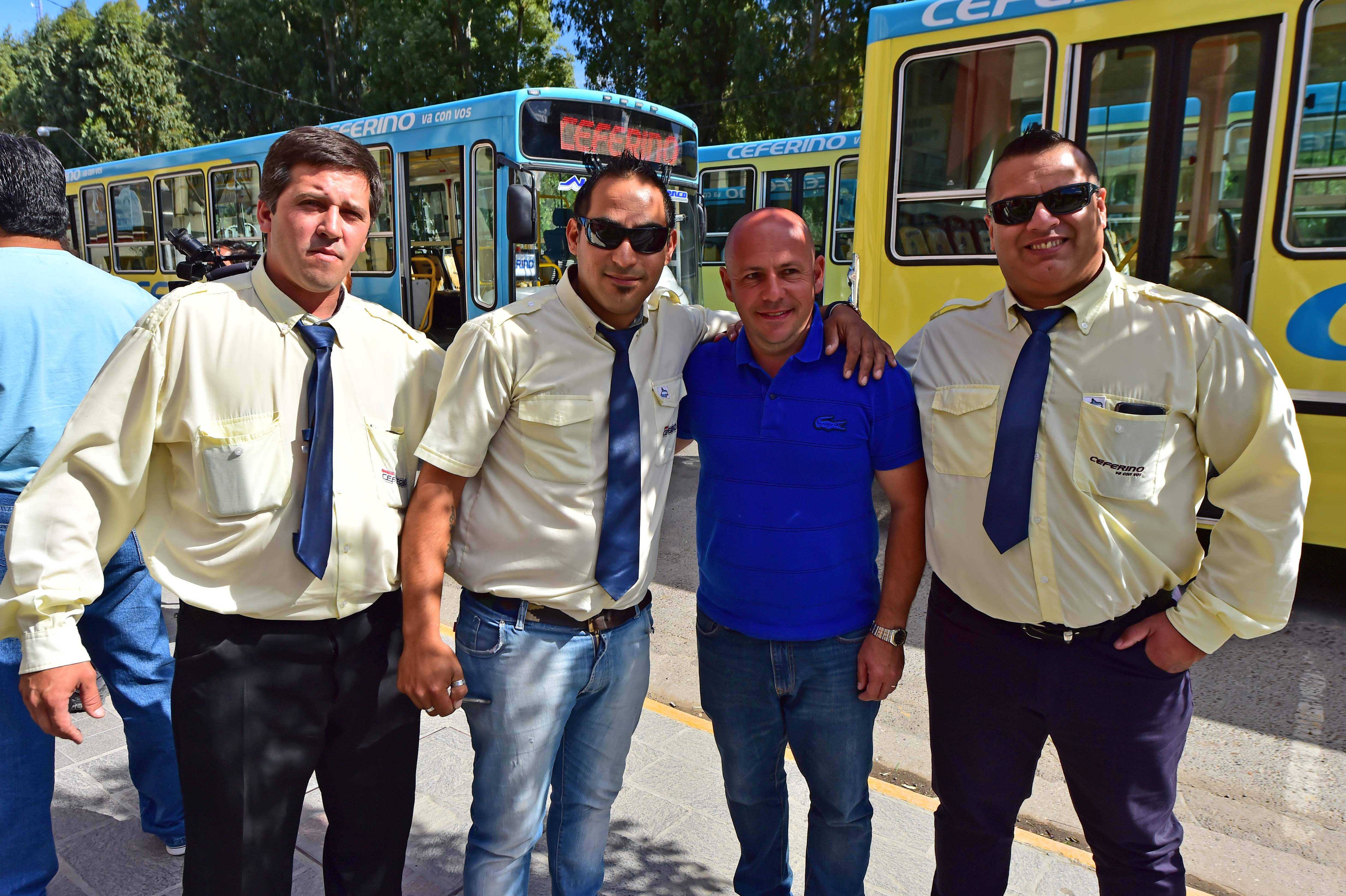 SASTRE ENCABEZÓ PRESENTACIÓN DE TRES NUEVAS UNIDADES DE TRANSPORTE