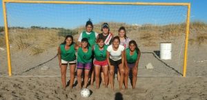 “RÚSTICAS” Y “DESLIZANTES”, CAMPEONES DEL PRIMER TORNEO DE FÚTBOL PLAYA