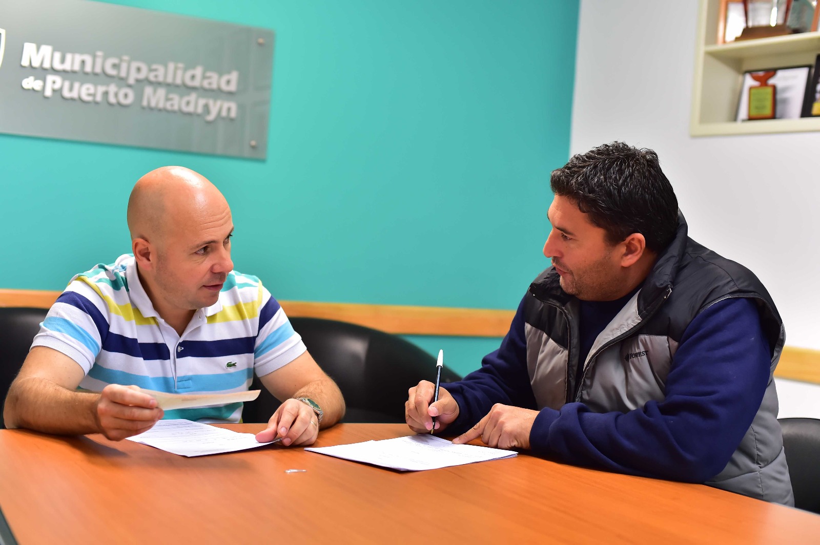 SASTRE ENTREGÓ SUBSIDIO AL CLUB ALUMNI