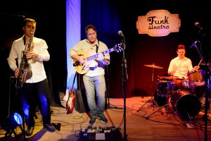 EXCELENTE CONVOCATORIA EN EL RECITAL DE FUNK SINATRA