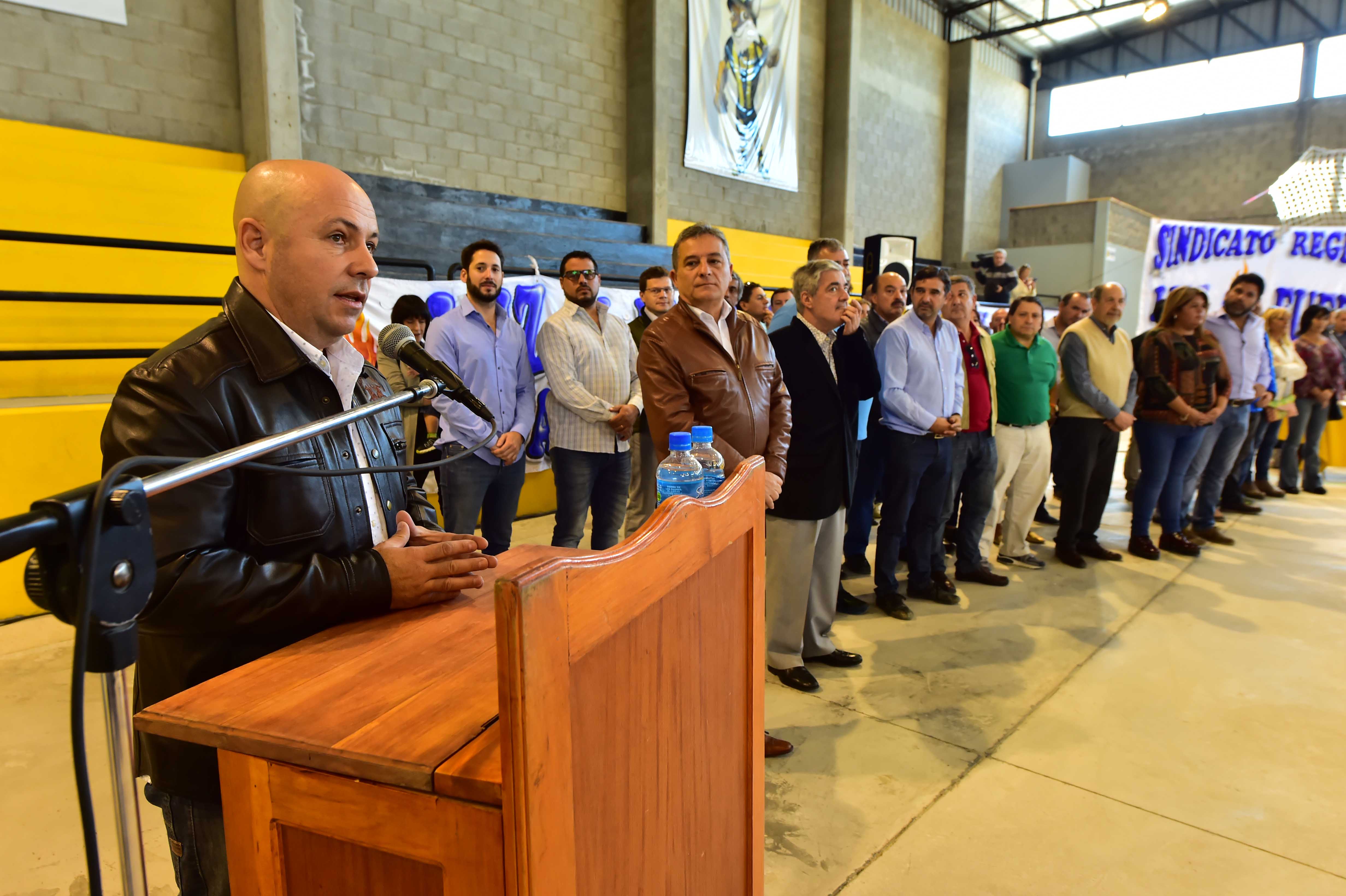 DAS NEVES Y SASTRE ENTREGARON 53 VIVIENDAS EN MADRYN