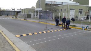 CONTINÚA LA COLOCACIÓN REDUCTORES DE VELOCIDAD