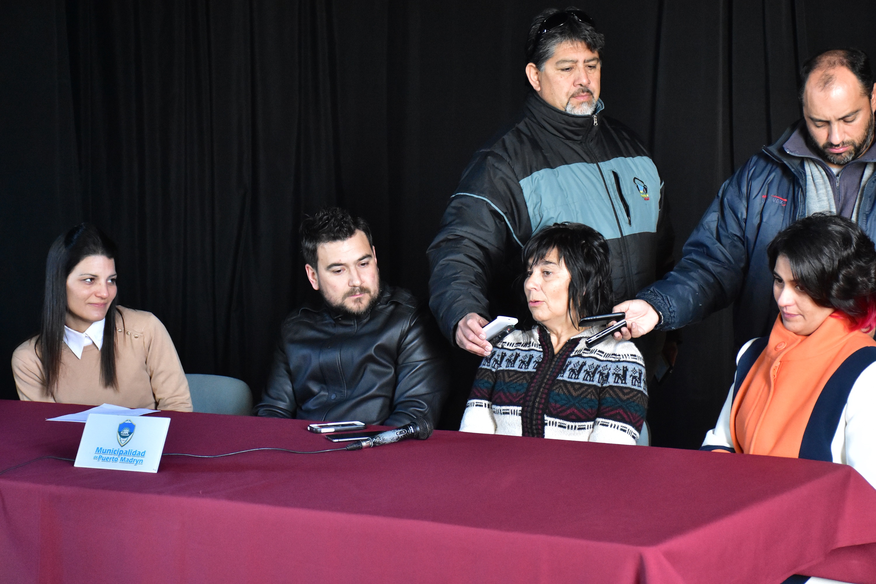 INVITAN A UNA JORNADA DE TEJIDO CON FINES SOLIDARIOS