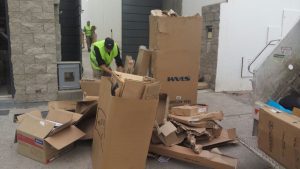 IMPLEMENTARON SERVICIO EXTRA DE RECOLECCIÓN DE CARTONES EN COMERCIOS DE LA CIUDAD