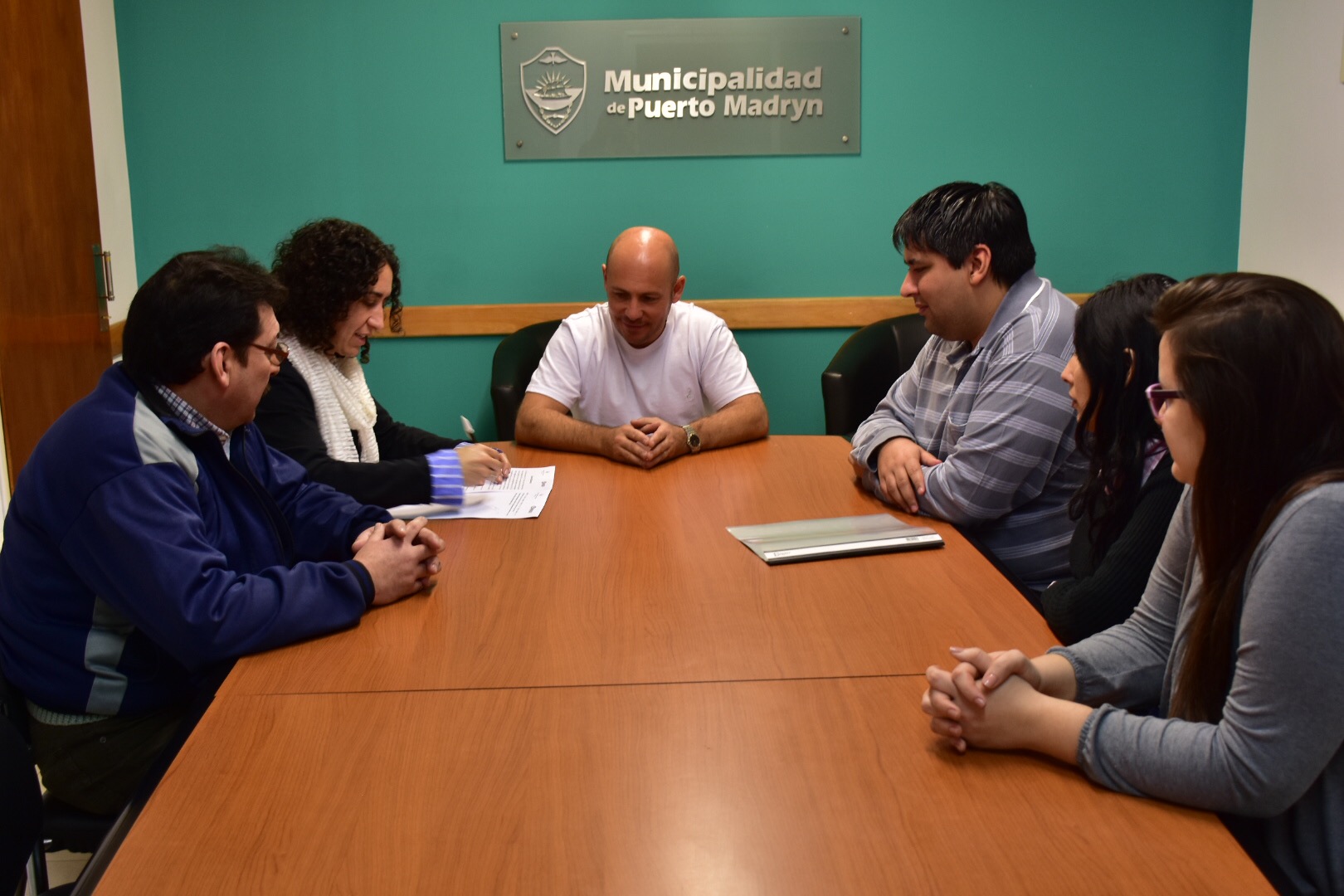 SASTRE RECIBIÓ A REPRESENTANTES LOCALES DEL SUTERH