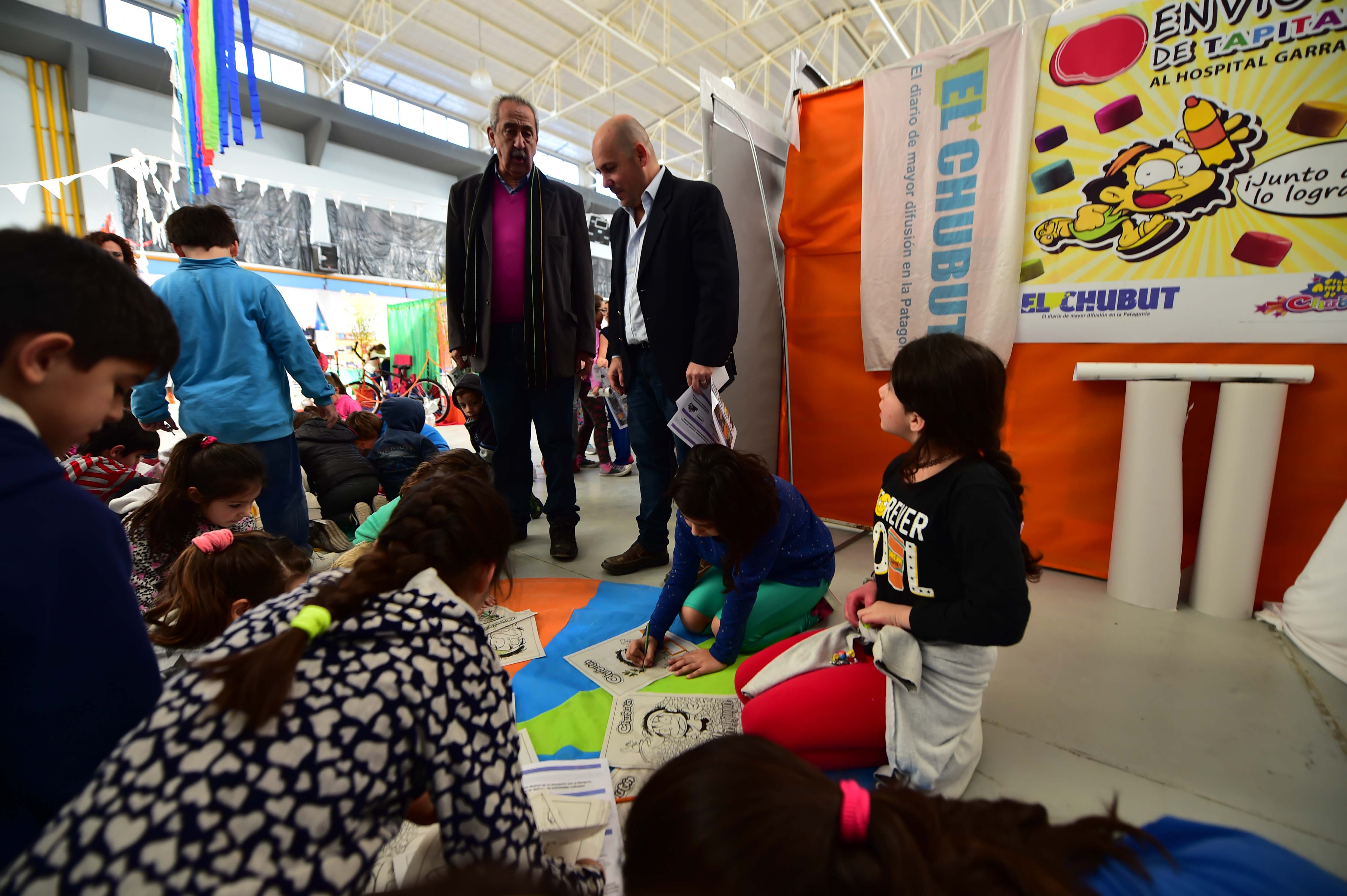 EL INTENDENTE EN LA INAUGURACIÓN DE LA FERIA DEL LIBRO