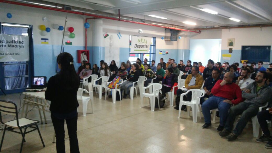 VISITA OLÍMPICA EN MADRYN: ROMINA PLATAROTI BRINDÓ CAPACITACIONES A DOCENTES Y DEPORTISTAS